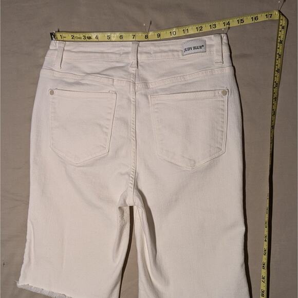 Judy Blue Shorts Women Size Medium White Denim 5 Pocket Bermuda Stretch Raw Edge - Picture 6 of 11